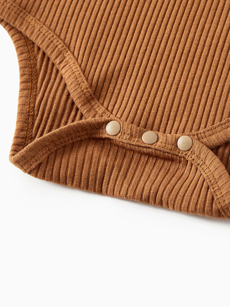 Ensemble familial assorti : robes à carreaux côtelés avec ceinture et hauts à manches longues colorblock couleur café