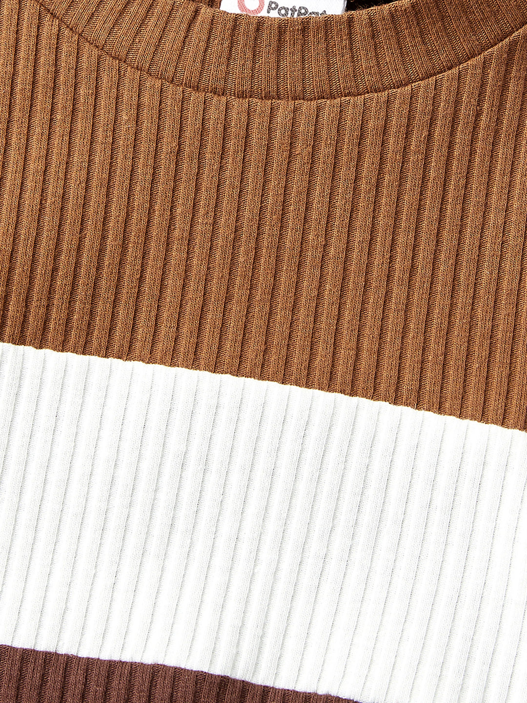 Ensemble familial assorti : robes à carreaux côtelés avec ceinture et hauts à manches longues colorblock couleur café