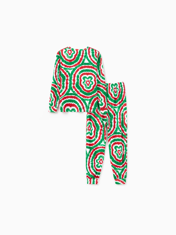 Ensemble pyjama de Noël familial rouge et vert motif bonhomme en pain d'épices tie-dye avec chaussettes de Noël multicolores