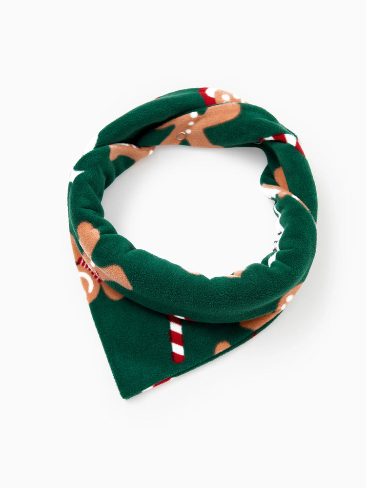 Pyjama de Noël familial assorti en polaire à manches longues et chaussettes de Noël, motif bonhomme en pain d'épices, vert foncé