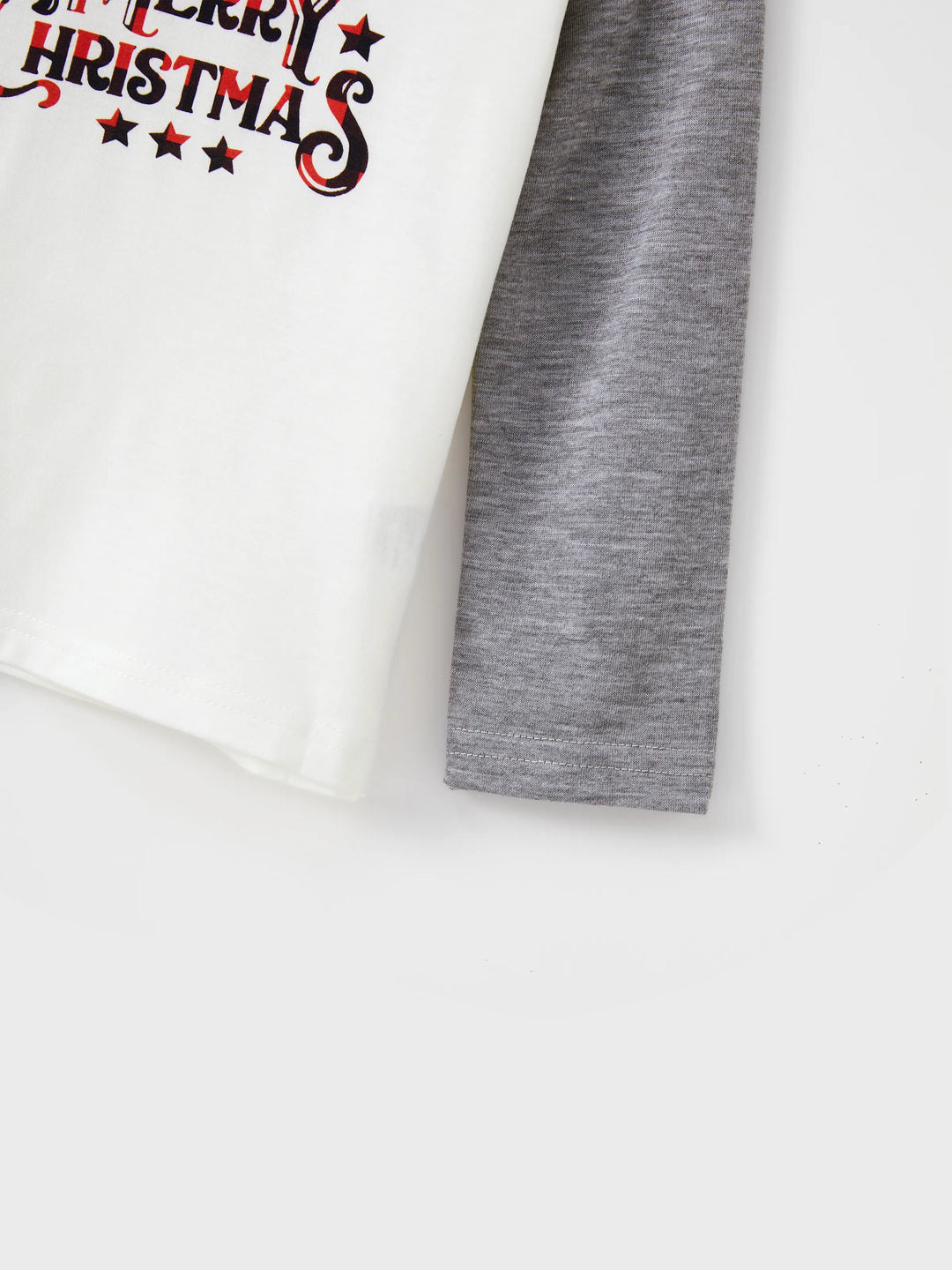 Weihnachtsbaum Schneeflocken- und Buchstaben-Print Graue Familienpassende Langarm-Pyjama-Sets mit Weihnachtssocken Grau