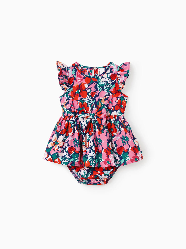 Ensemble familial assorti avec chemise à manches courtes à imprimé floral ou robe smockée à épaules dénudées, bleu foncé