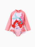 Traje de baño de manga larga con volantes y cremallera en bloques de color rosa oscuro de la princesa Disney Ariel para niña pequeña. Protección solar UPF 40+.