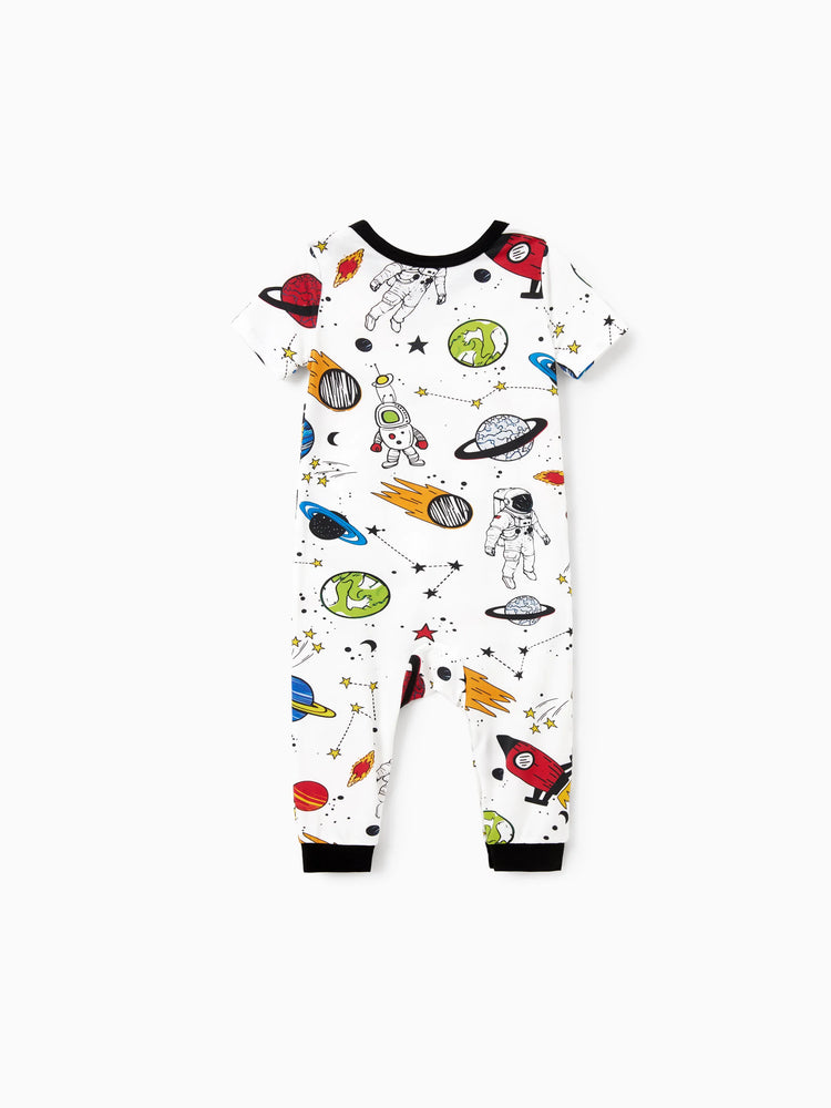 Pyjama familial en bambou, imprimé sur le thème de l'espace, ensemble de pyjama assorti à manches courtes (ajusté pour les enfants) blanc
