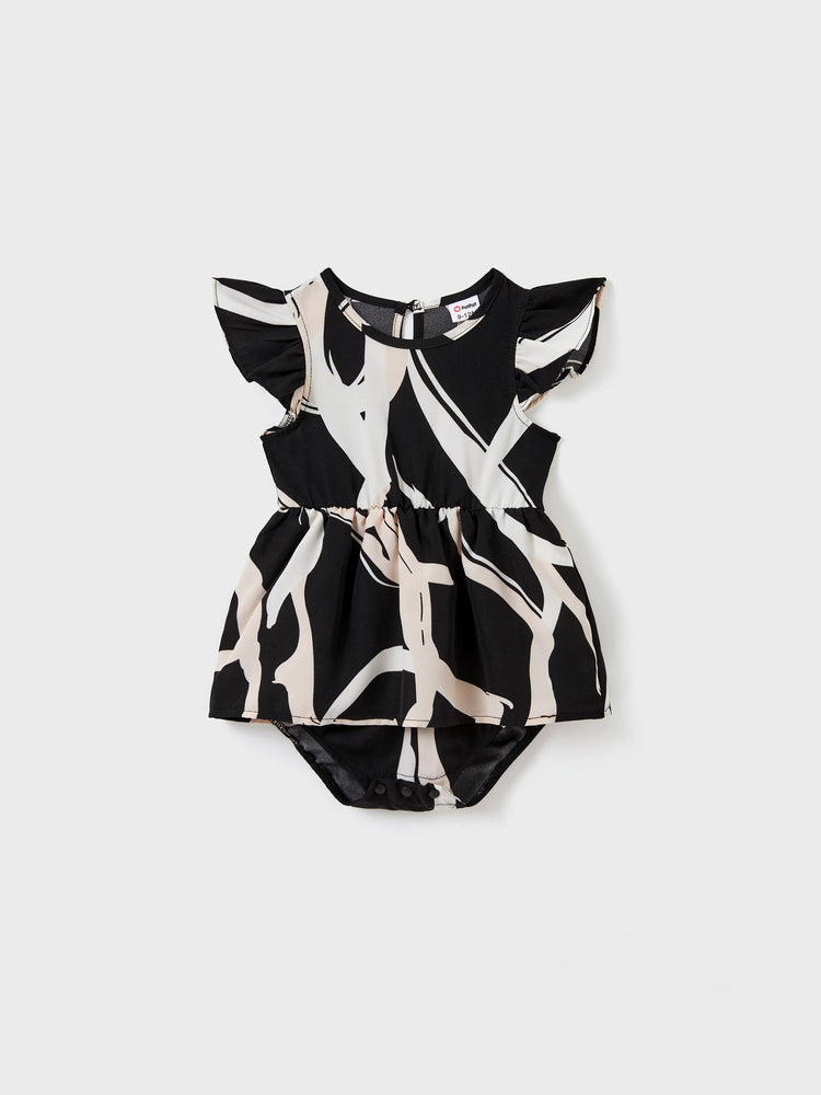 Familienpassendes Farbblock-Baumwoll-T-Shirt oder modernes Kurzarmkleid mit abstraktem Druck und Taillengürtel schwarz