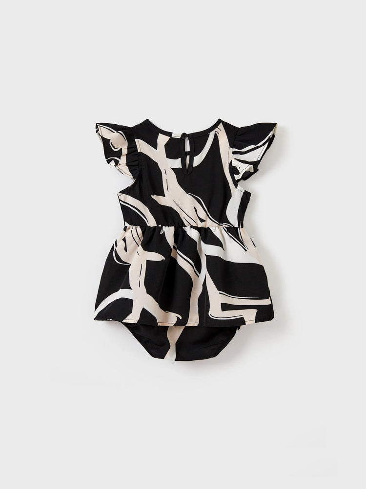 Familienpassendes Farbblock-Baumwoll-T-Shirt oder modernes Kurzarmkleid mit abstraktem Druck und Taillengürtel schwarz