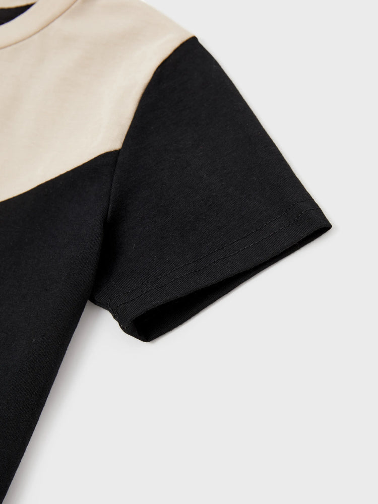 Familienpassendes Farbblock-Baumwoll-T-Shirt oder modernes Kurzarmkleid mit abstraktem Druck und Taillengürtel schwarz