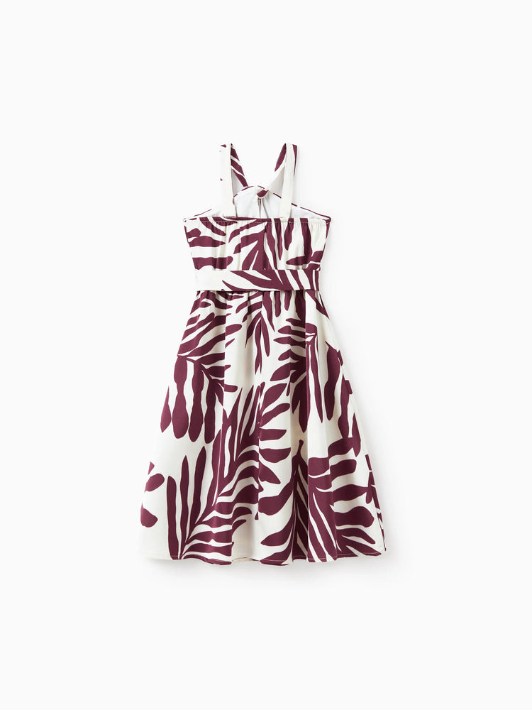 Tenues familiales assorties : chemises à imprimé feuilles rouges et robe à bretelles et ceinture pour Hawaï/croisière/station balnéaire/tenue décontractée, blanc