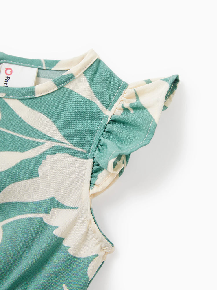 Ensemble familial assorti avec chemise à manches courtes ou robe froncée à imprimé feuilles vertes