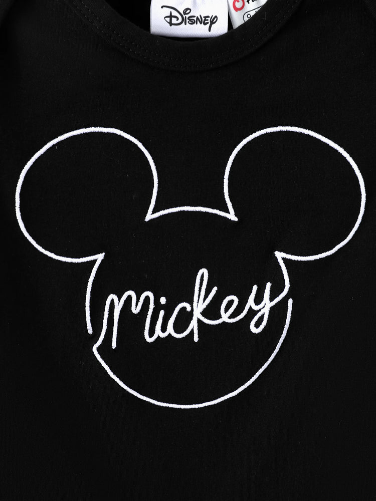 Disney Mickey y amigos Conjunto familiar a juego papá y yo Vestido deportivo de una pieza con estampado de Mickey Mouse/Camiseta de algodón/Mono Conjunto casual de 3 piezas de algodón unisex Negro