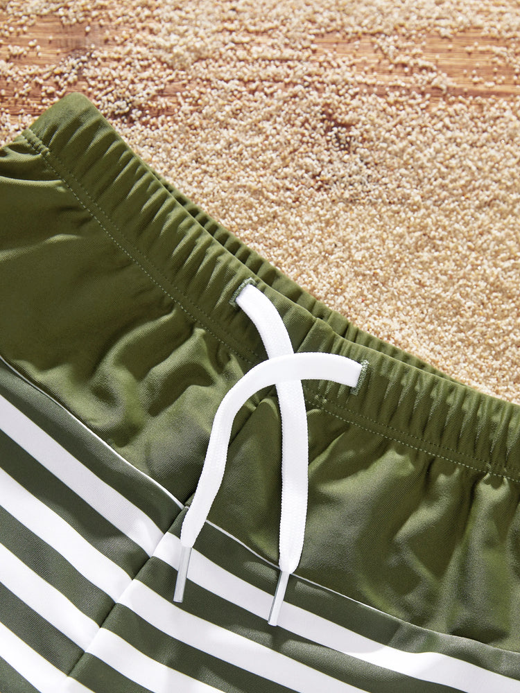 Traje de baño de una pieza con un hombro descubierto y rayas en bloques de colores a juego para toda la familia, verde militar