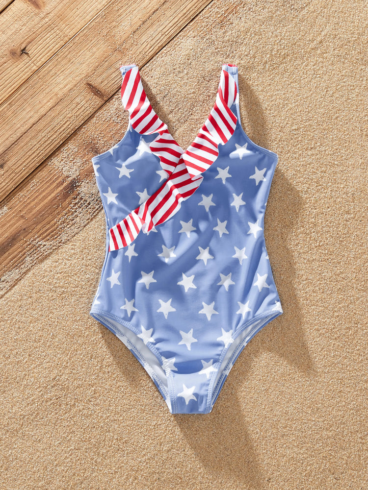 Maillots de bain assortis pour la famille, fête de l'indépendance, 4 juillet, motif patriotique, étoiles et rayures, short de bain ou couches à volants, maillots de bain une pièce à col en V, bleu