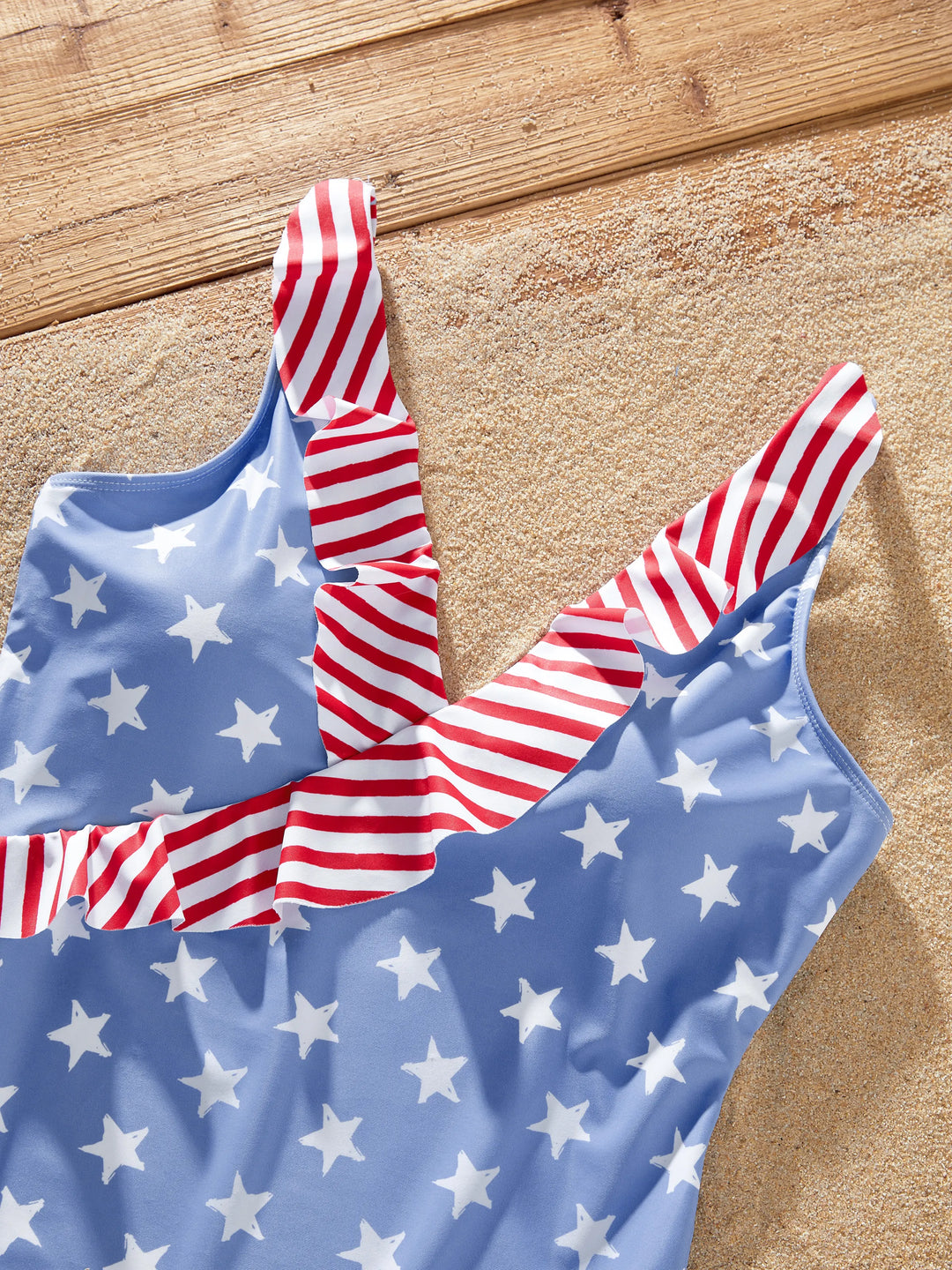 Unabhängigkeitstag 4. Juli Familie Passende patriotische Bademode Stars and Stripes Boardshorts oder gerüschte Schichten Badeanzüge mit V-Ausschnitt Einteilige Badeanzüge blau