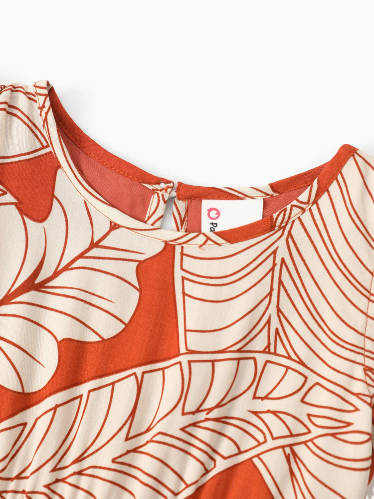 Tenues familiales assorties : ensemble robe dos nu ou chemise à manches courtes à imprimé feuilles corail, collection vacances d'été rouge