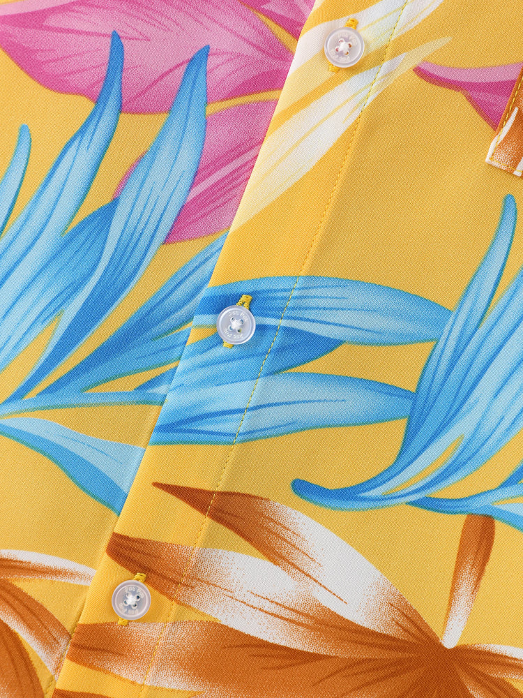 Ensemble familial assorti jaune à imprimé feuilles tropicales, chemise à manches courtes ou robe à bretelles jaune