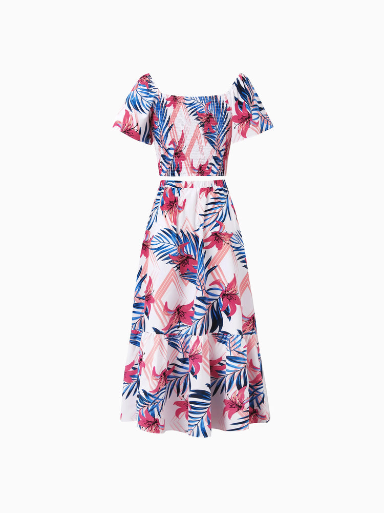 Tenues familiales assorties à fleurs tropicales, chemise à manches courtes à imprimé feuilles rose et bleu ou ensemble haut à smocks à une épaule et jupe assortis pour les vacances, la croisière, la plage, blanc