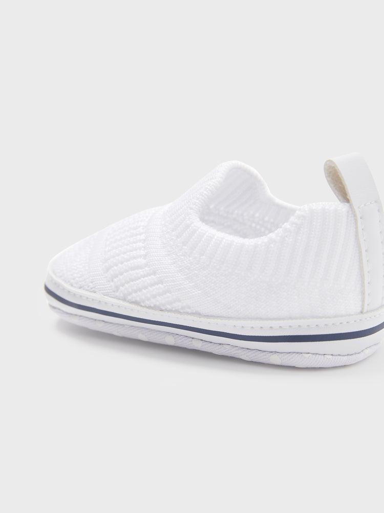 Chaussures de marche respirantes à enfiler pour bébé/enfant, motif cœur et rayures, blanches