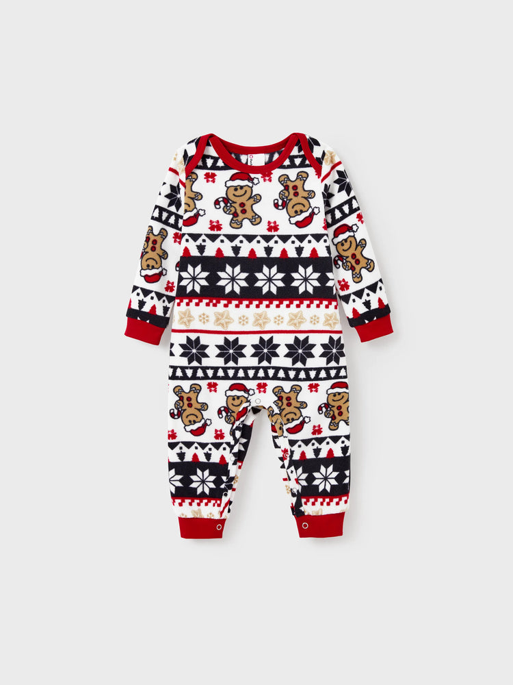 Ensemble pyjama de Noël assorti en polaire pour toute la famille, imprimé pain d'épices et flocons de neige, avec chaussettes de Noël rouges