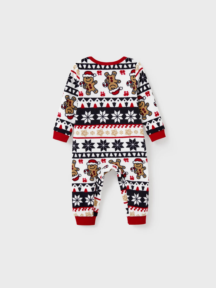 Ensemble pyjama de Noël assorti en polaire pour toute la famille, imprimé pain d'épices et flocons de neige, avec chaussettes de Noël rouges