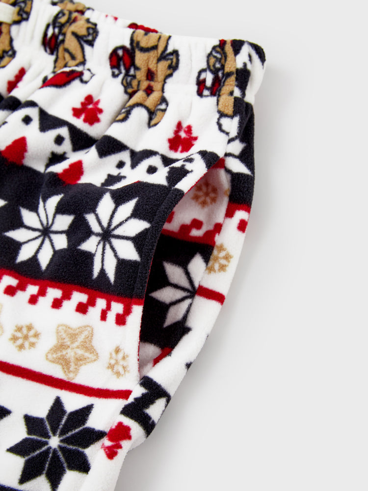 Ensemble pyjama de Noël assorti en polaire pour toute la famille, imprimé pain d'épices et flocons de neige, avec chaussettes de Noël rouges