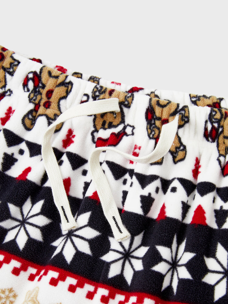 Ensemble pyjama de Noël assorti en polaire pour toute la famille, imprimé pain d'épices et flocons de neige, avec chaussettes de Noël rouges