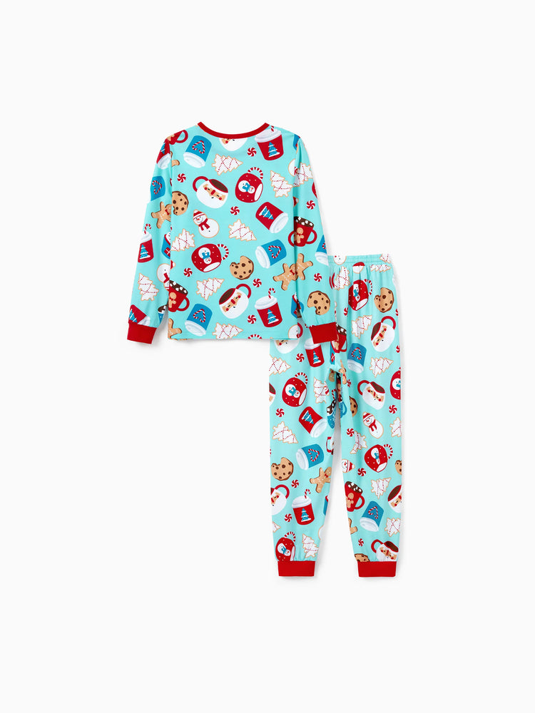 Ensemble pyjama de Noël assorti pour toute la famille, imprimé pain d'épices bleu et rouge, avec chaussettes de Noël bleu clair