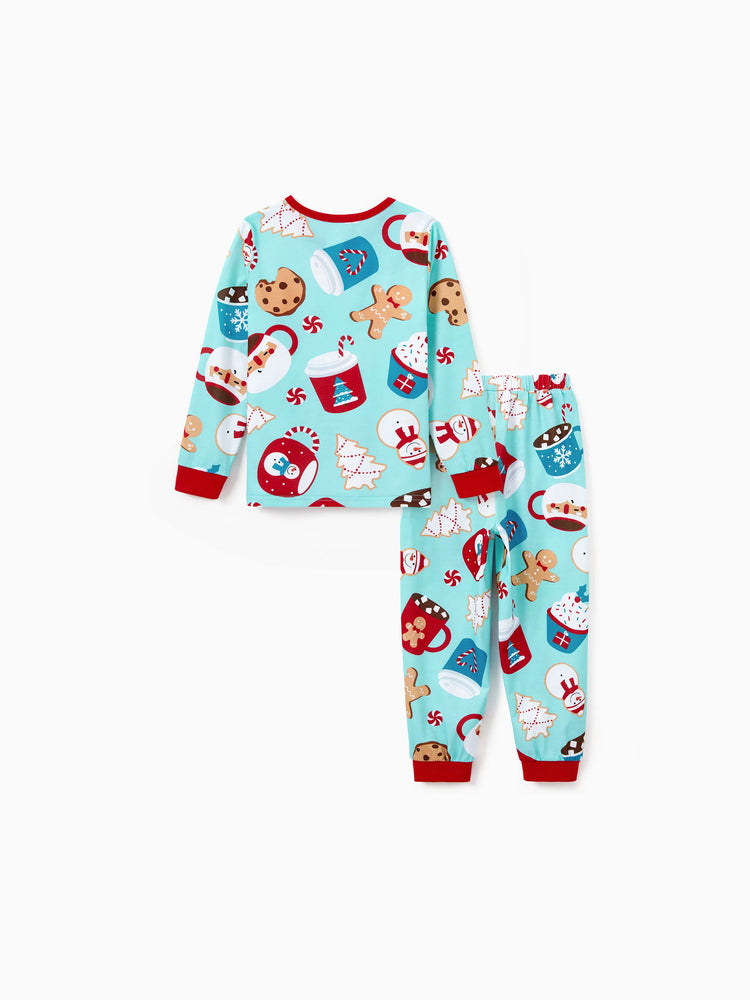 Ensemble pyjama de Noël assorti pour toute la famille, imprimé pain d'épices bleu et rouge, avec chaussettes de Noël bleu clair
