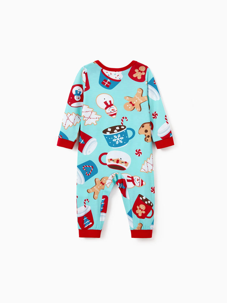 Ensemble pyjama de Noël assorti pour toute la famille, imprimé pain d'épices bleu et rouge, avec chaussettes de Noël bleu clair