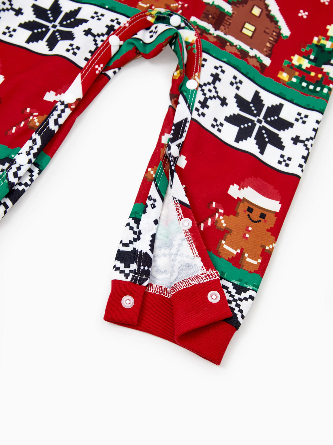 Ensemble pyjama de Noël assorti pour toute la famille, imprimé pain d'épices, manches longues et chaussettes de Noël rouges