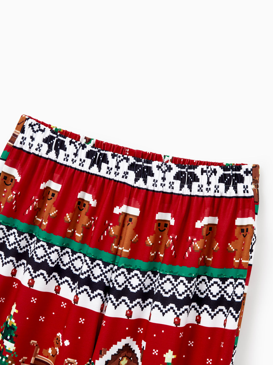 Ensemble pyjama de Noël assorti pour toute la famille, imprimé pain d'épices, manches longues et chaussettes de Noël rouges