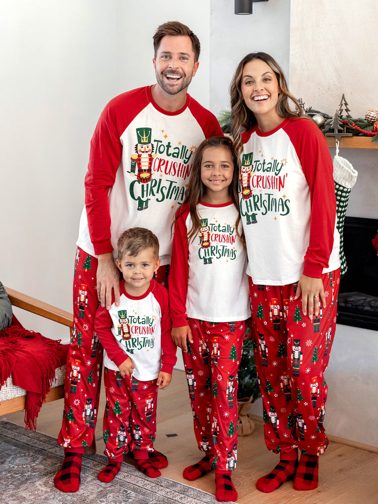 Ensemble pyjama de Noël assorti pour toute la famille, imprimé Casse-Noisette et chaussettes de Noël rouges