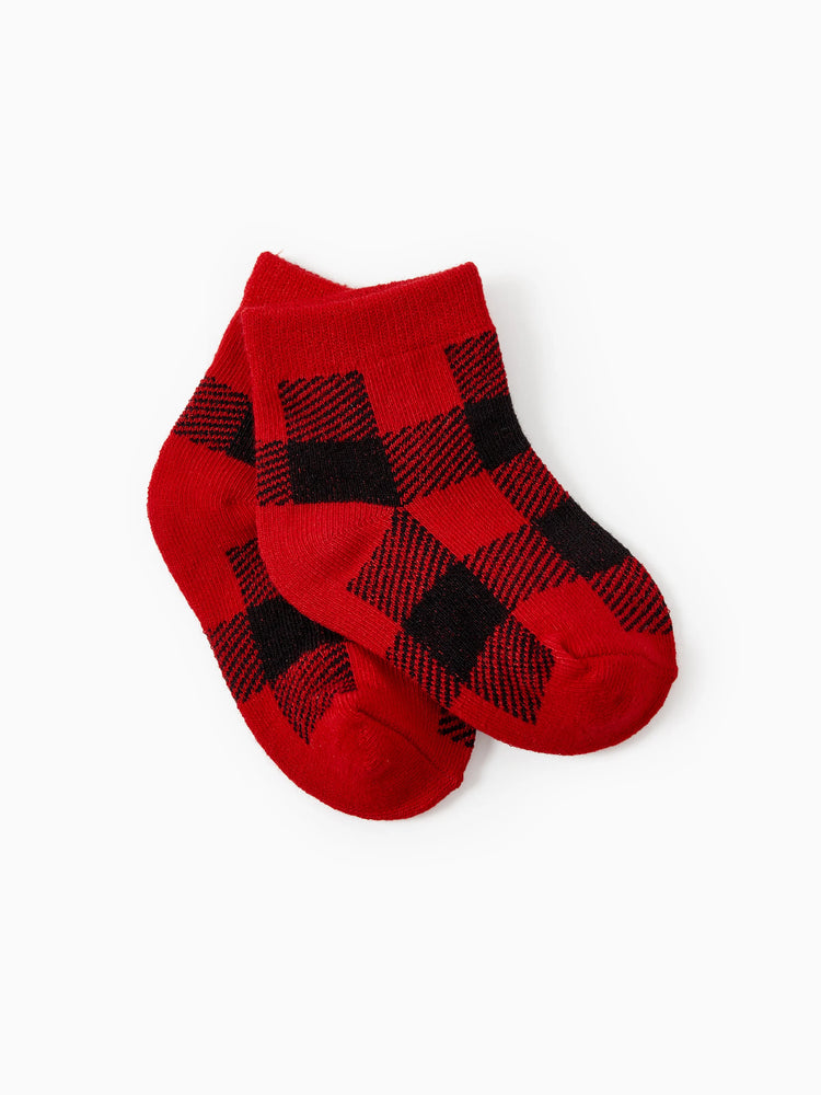 Calcetines navideños a cuadros rojos: calcetines de regalo festivo y calcetines de adorno para árboles para niños y adultos.