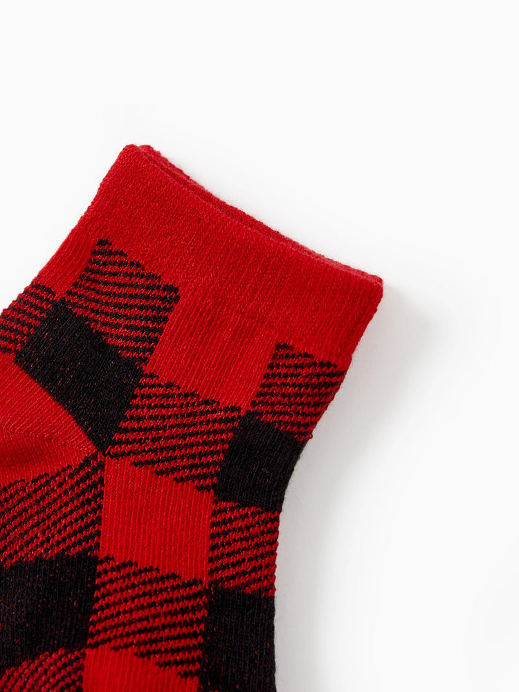 Calcetines navideños a cuadros rojos: calcetines de regalo festivo y calcetines de adorno para árboles para niños y adultos.