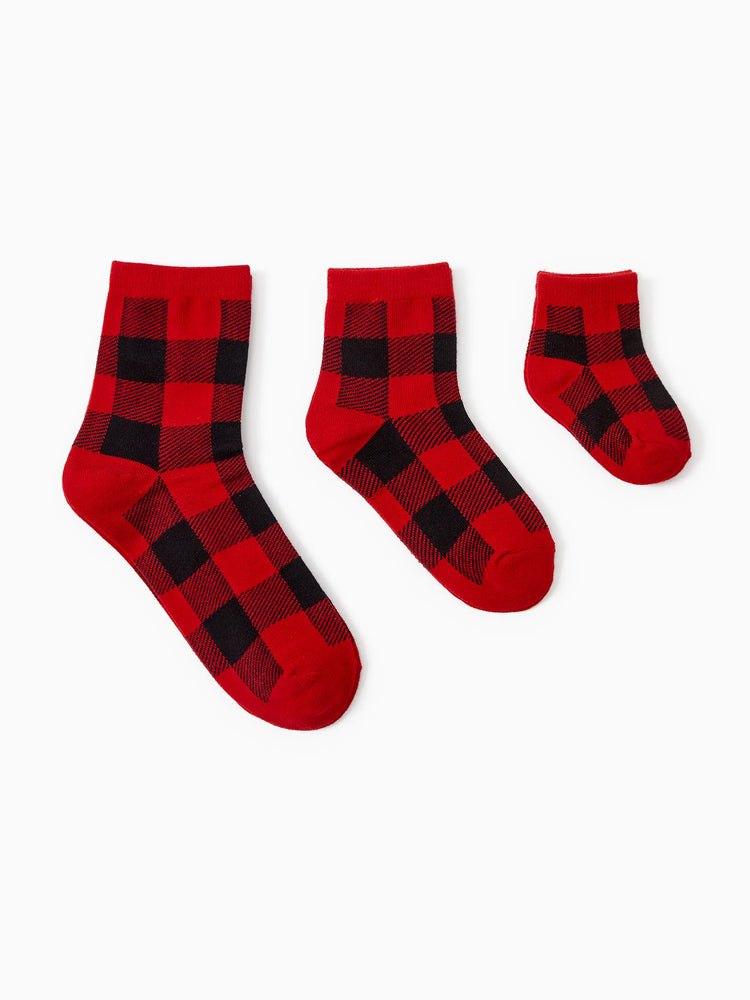 Calcetines navideños a cuadros rojos: calcetines de regalo festivo y calcetines de adorno para árboles para niños y adultos.