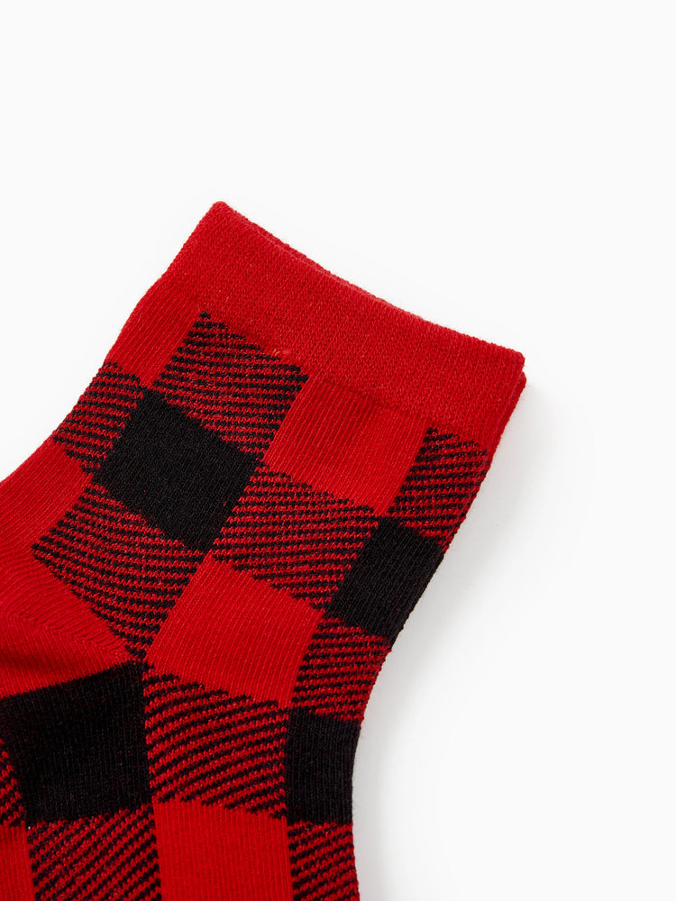 Calcetines navideños a cuadros rojos: calcetines de regalo festivo y calcetines de adorno para árboles para niños y adultos.