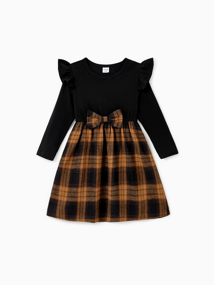 Ensemble de tenues familiales assorties : chemises à carreaux papa/fils ou robes à manches longues maman/fille marron