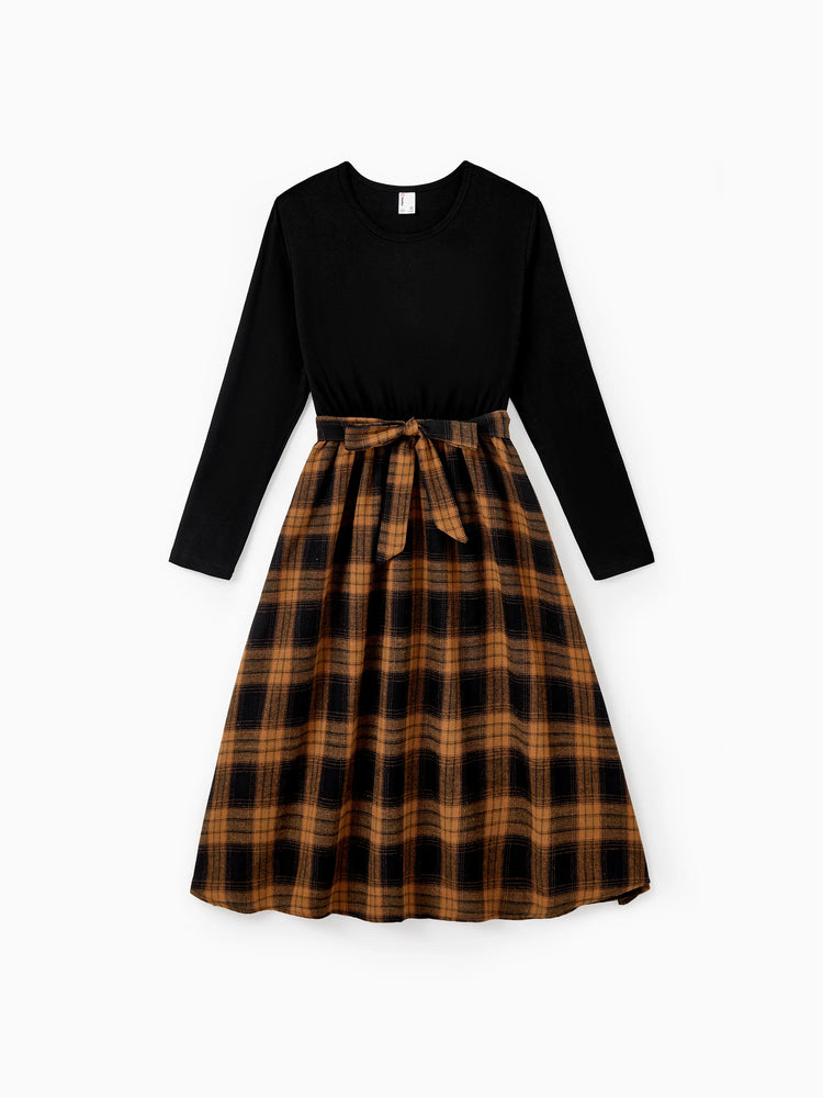 Ensemble de tenues familiales assorties : chemises à carreaux papa/fils ou robes à manches longues maman/fille marron