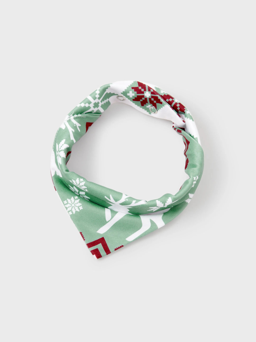 Conjunto de pijama familiar navideño a juego con estampado navideño de copos de nieve y calcetines navideños verde pálido