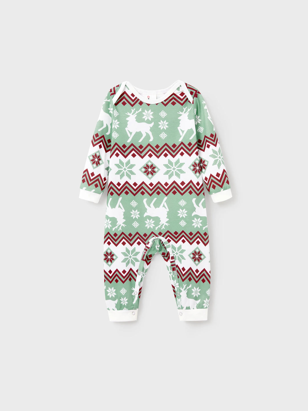 Conjunto de pijama familiar navideño a juego con estampado navideño de copos de nieve y calcetines navideños verde pálido