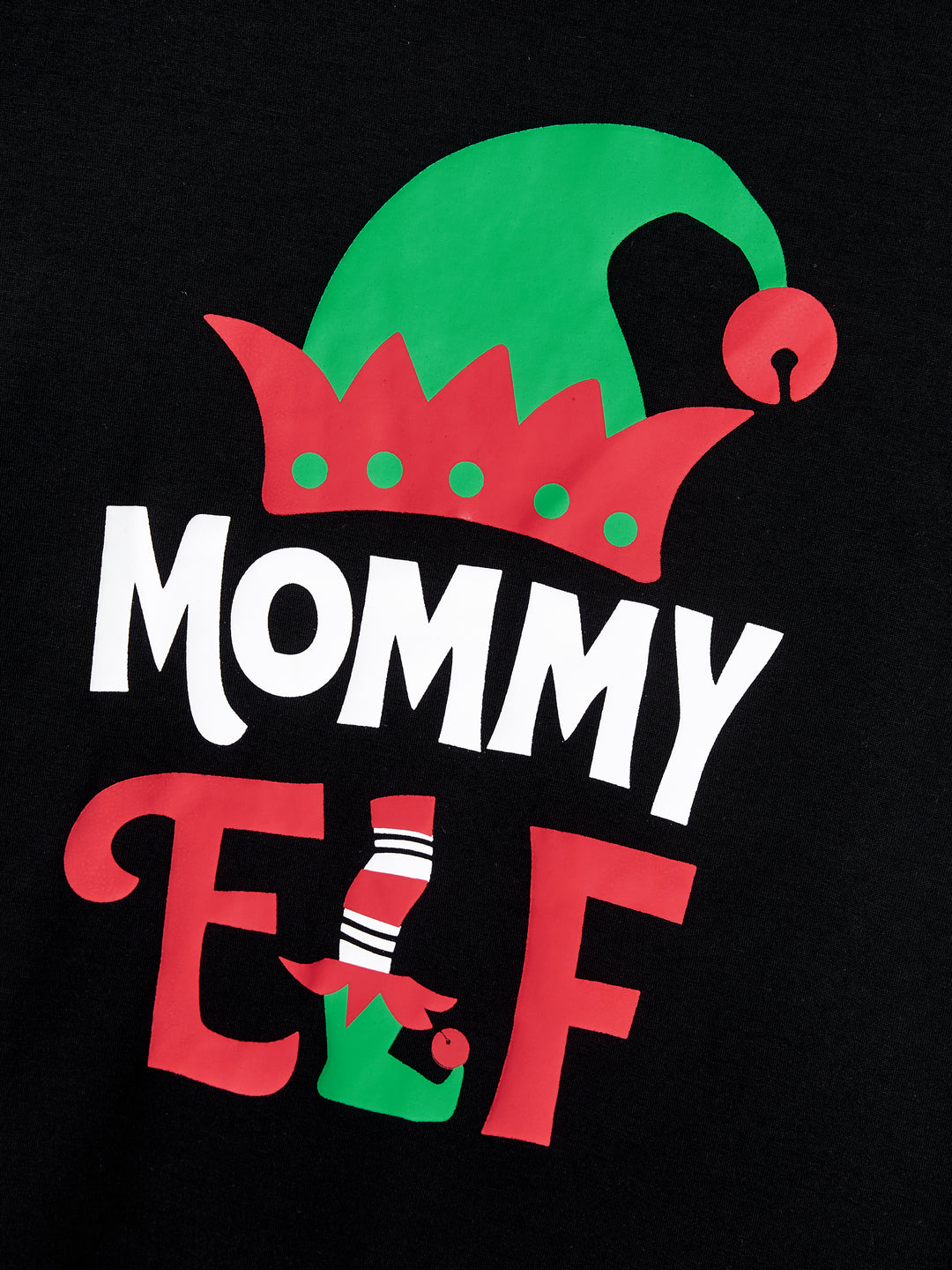 Conjunto de pijama familiar navideño a juego con estampado de elfo y calcetines navideños negros