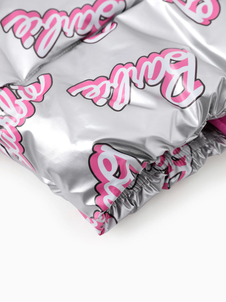 Chaqueta acolchada corta de manga larga con estampado de logotipo para niña Barbie, color blanco, 1 pieza