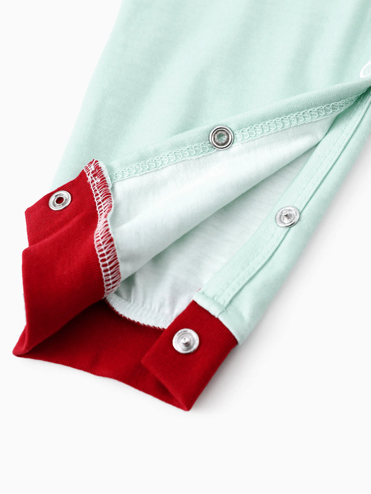 Ensemble pyjama familial assorti de Noël ELF en polaire motif flocon de neige avec chaussettes de Noël rouges