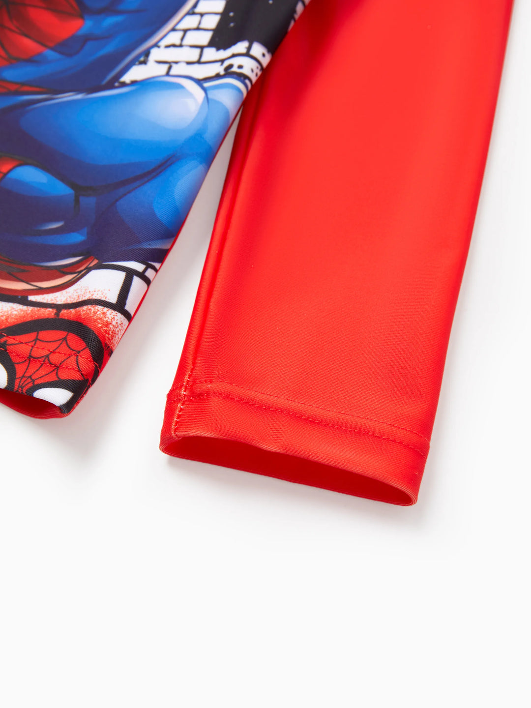 Marvel Kleinkind-/Jungen-2-teiliges Spider-Man UPF50+ Bade-Set mit Colorblock-Print – Oberteil und Badehose in Rot.