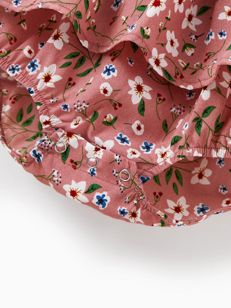 Family Matching Cotton T-Shirt & Dress Set Daddy / Mini Print Black Tee for Dad and boy, Floral Print splicing Dress for Mom, girl and Baby, Perfect for Summer Family Outings Black