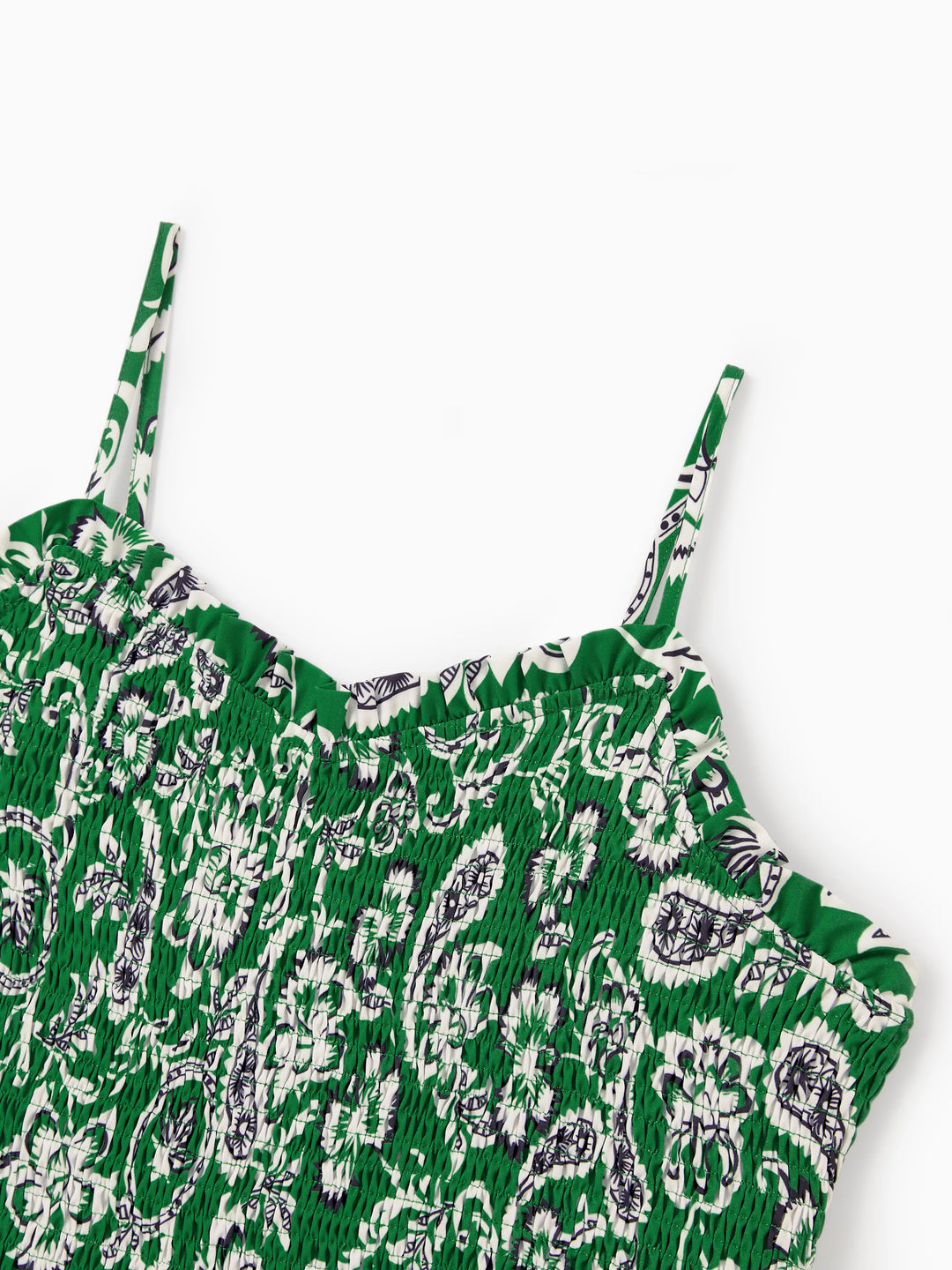 Ensemble de tenues assorties pour la famille Chemise à col à manches courtes imprimée florale ou robe smockée à bretelles pour les vacances d'été verte