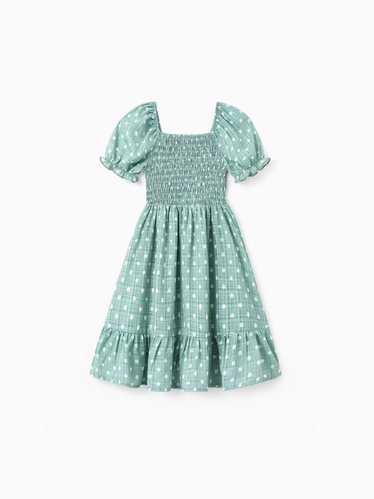 Family Matching T-Shirt & Dress Set Polka Dot Puff-sleeve Dress for Mom, Daughter & Baby, Color Block Cotton Tee for Dad & Son, Perfect for Family Outings & Photos Light Green
