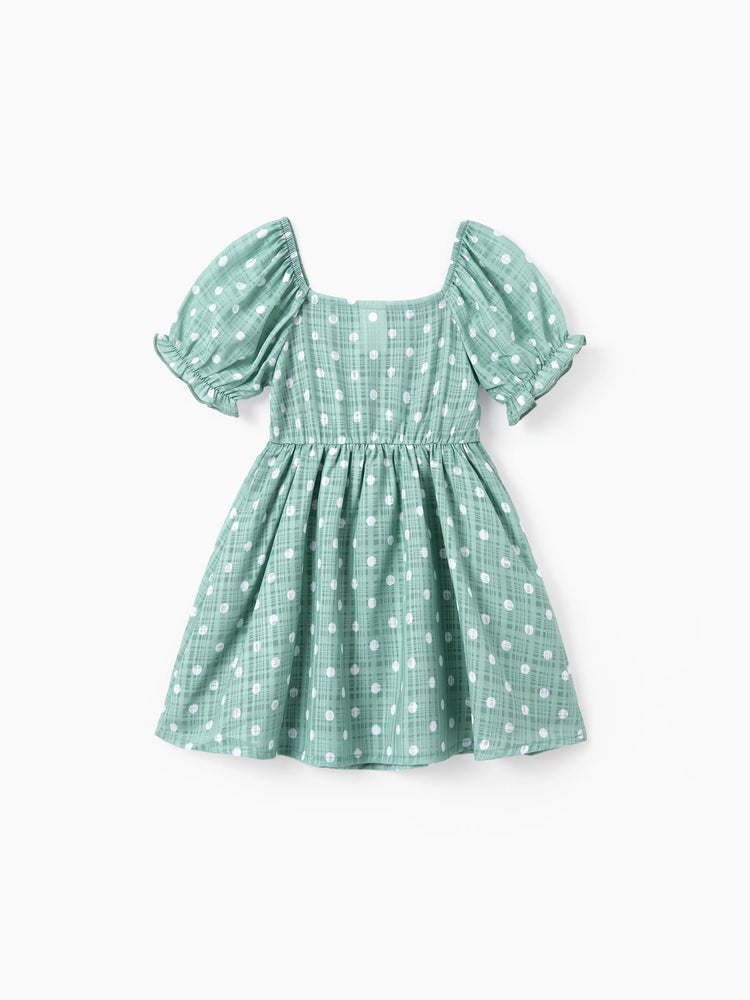 Family Matching T-Shirt & Dress Set Polka Dot Puff-sleeve Dress for Mom, Daughter & Baby, Color Block Cotton Tee for Dad & Son, Perfect for Family Outings & Photos Light Green