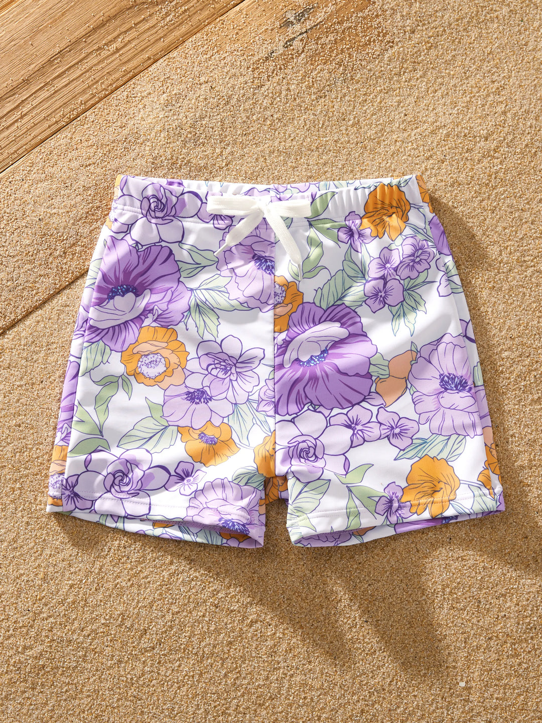 Familien-Matching Badebekleidung mit Blumenprint – Rüschen-Einteiler und Badeshorts-Set in Lila
