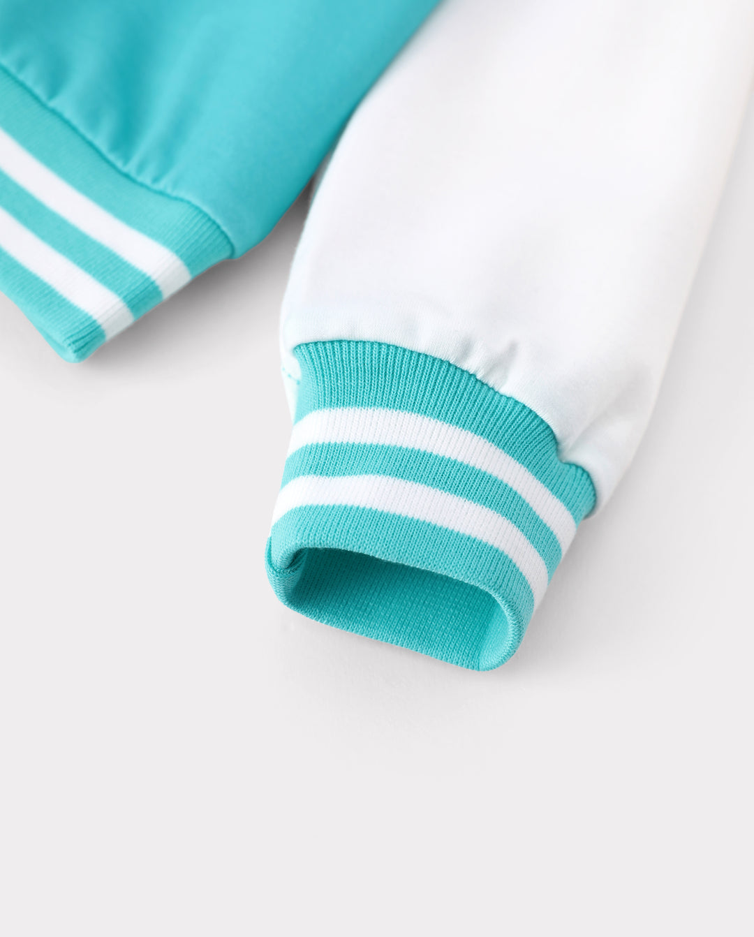 LY260400022 Green