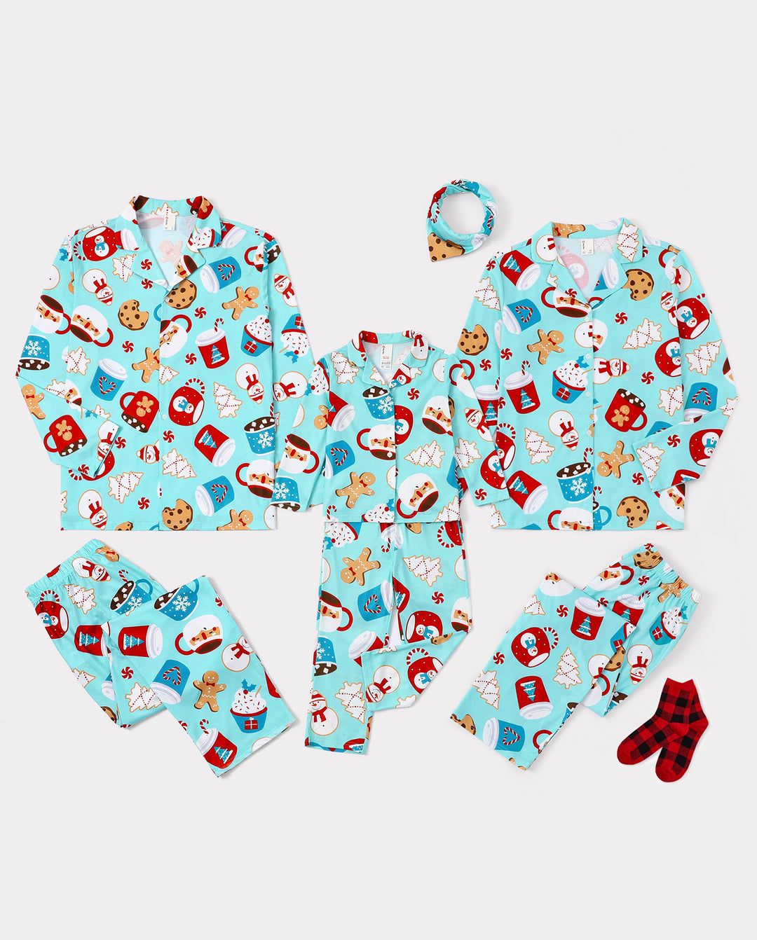 Pyjamas de Noël assortis pour la famille, imprimé bonhommes en pain d’épices et mug, bleu